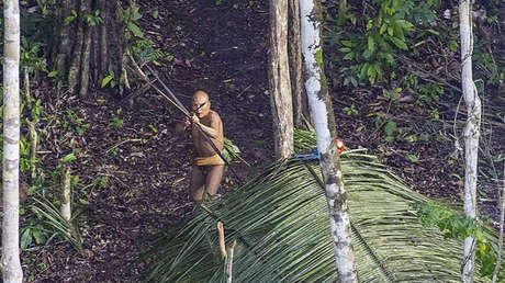 Fotógrafo brasileño capta por casualidad a una tribu aislada en el noreste del país (Fotos)