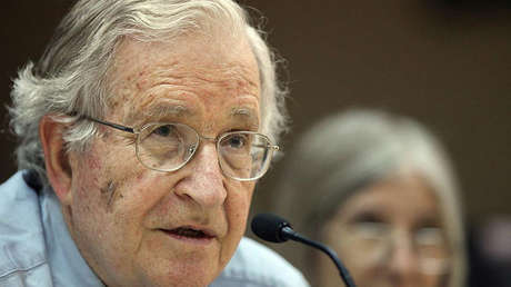 Chomsky: "La declaración de Trump sobre el aumento nuclear es una de las más aterradoras"
