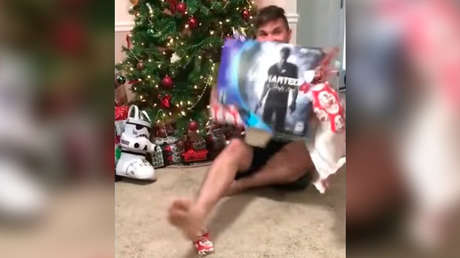 Cuando a tu gato no le gusta lo que te ha traído Santa Claus