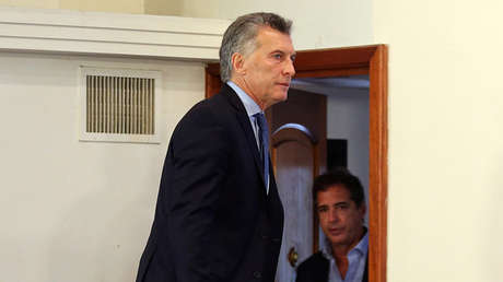 Apedrean el auto en el que viajaba Mauricio Macri