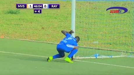 Un delantero de Ruanda hechiza la portería del rival... ¡y marca!