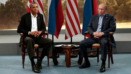 Russian President Vladimir Putin (R) and U.S. President Barack Obama share a toast during the luncheon at the United Nations General Assembly in New York, September 28, 2015