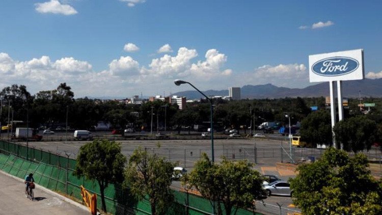 Ford cancela multimillonaria inversión en México por temor a Trump