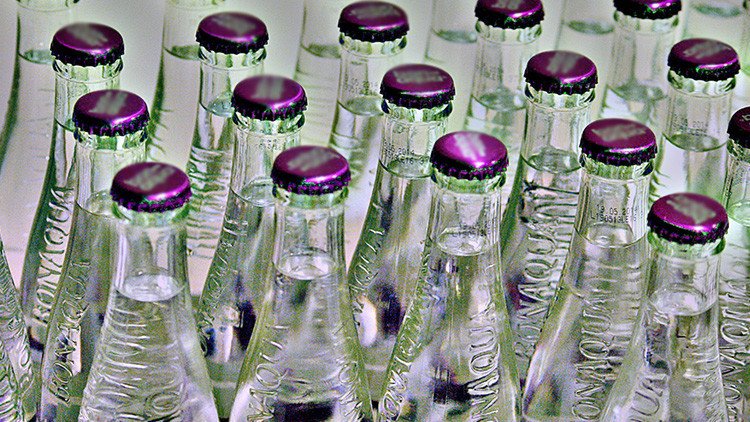 Cómo las corporaciones han conseguido amasar fortunas gracias al agua