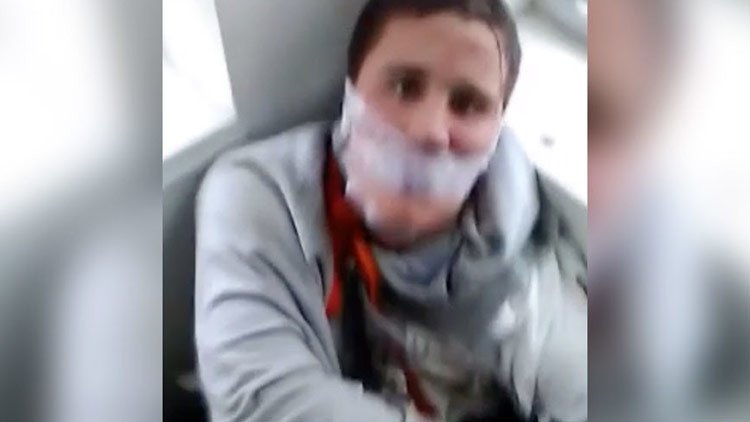 Amordazan y agreden a un joven por apoyar a Trump y lo trasmiten en vivo por Facebook (VIDEO)