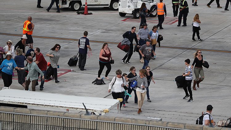 "Perdió la cabeza, veía cosas": este es el tirador del aeropuerto de Florida