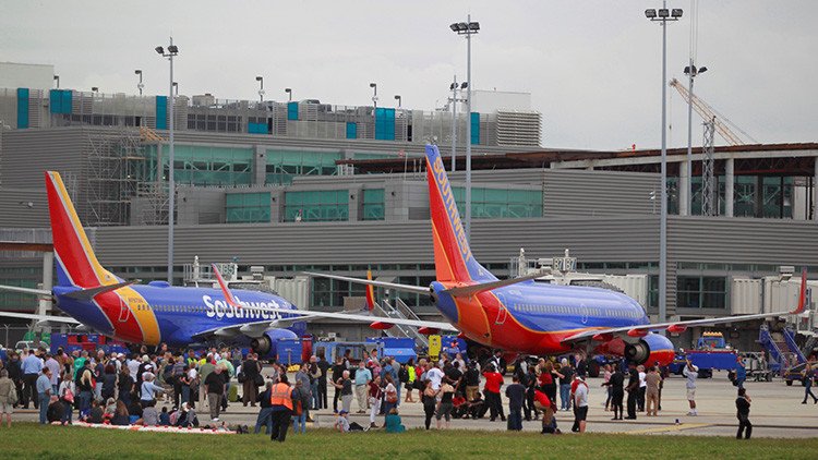 ¿Cómo fue posible que el agresor de Florida viajara con su arma en avión?