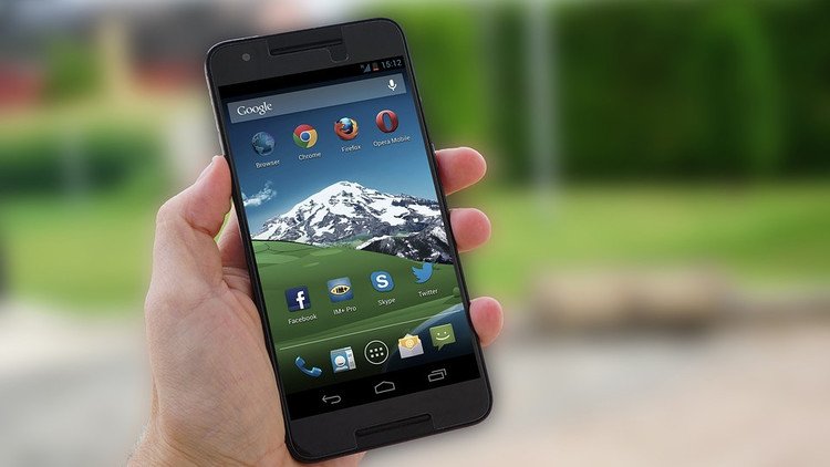 Revelan qué hacer si Facebook 'aniquila' la batería de su móvil