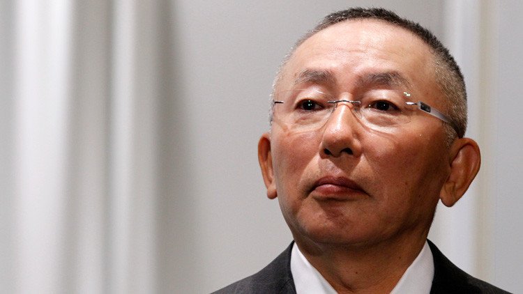 ¿Cómo perdió el hombre más rico de Japón 1.400 millones de dólares en un solo día?