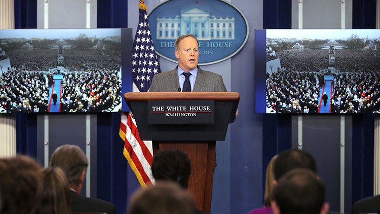 "Hechos alternativos": El portavoz de Trump se pelea con la prensa y genera una ola de memes