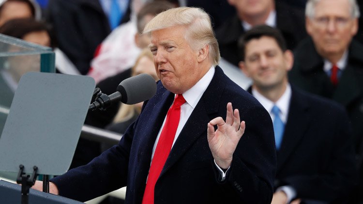 Presentan una demanda contra Donald Trump por violar la constitución de Estados Unidos