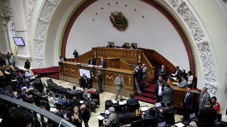 La oposición venezolana aprueba una resolución contra la "injerencia" de Rusia