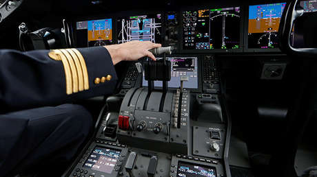 Detienen a un piloto ebrio que pretendía manejar un avíon con 100 personas a bordo