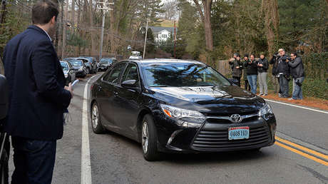 El avión que traslada a los diplomáticos rusos despega desde Washington rumbo a Moscú
