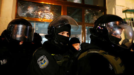Choque en Ucrania durante una marcha con antorchas en homenaje al líder nacionalista radical Bandera