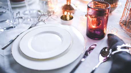 Le perforan la tráquea con cuchillo de cocina en plena cena de fin de año