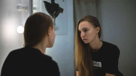 Revelan 5 factores que provocan acné en las mujeres adultas