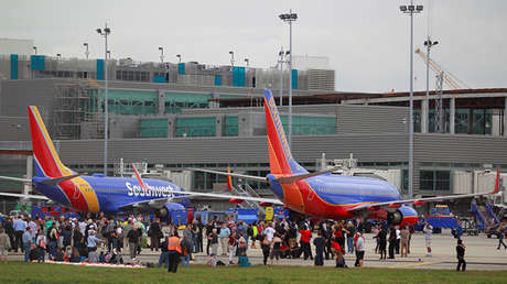 ¿Cómo fue posible que el agresor de Florida viajara con su arma en avión?