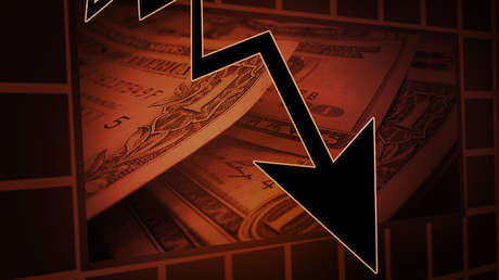 Estudiante española de 22 años sonroja a la banca: "No calcula bien el riesgo de los derivados"