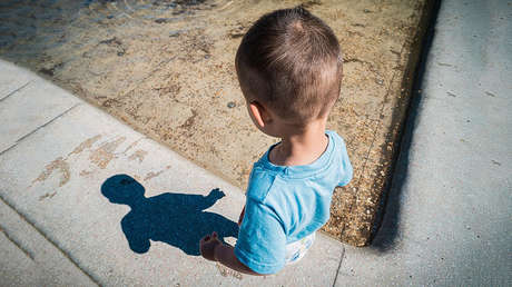 VIDEO: En China una mujer prohíbe a su hijo jugar con el teléfono y recibe una brutal respuesta