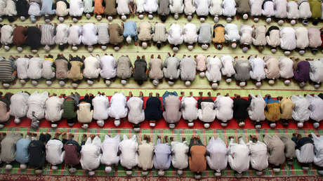 Intercesión divina: El jeque de los Emiratos Árabes Unidos ordena rezar por la lluvia