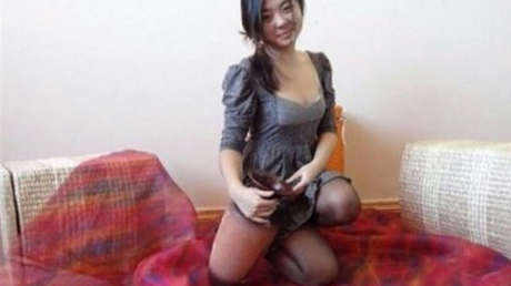 La imagen de una joven con 'tres piernas' desconcierta a internautas