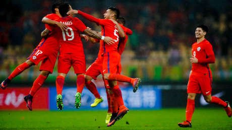 Madrugar para ver al equipo de tus sueños: Los memes del triunfo Chile en la China Cup