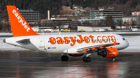 Despiden a una azafata de EasyJet por comer un sándwich de 5 dólares y no exigir recibo