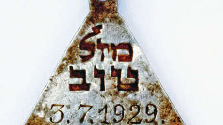 Encuentran el pendiente de una joven víctima del Holocausto, posiblemente relacionada con Ana Frank