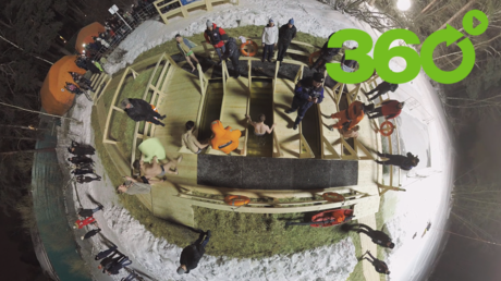 Gélidos baños en 360º: Los ortodoxos rusos se sumergen en agua helada