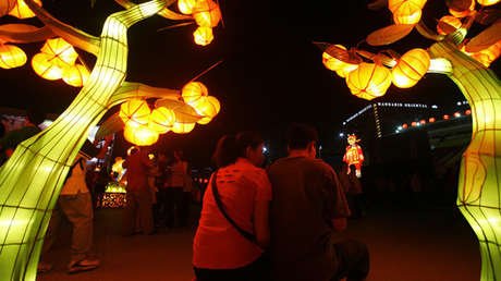 Furor en China: La demanda de 'novios de alquiler' se dispara con el Año Nuevo