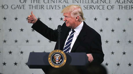 'Trump' aparece en el cielo de Sídney durante una marcha en su contra