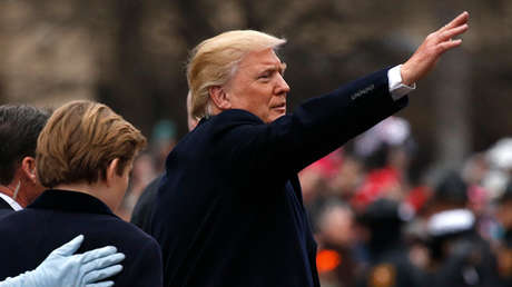 "Dispararon a Trump en la toma de posesión": este y otros cuentos de los medios internacionales