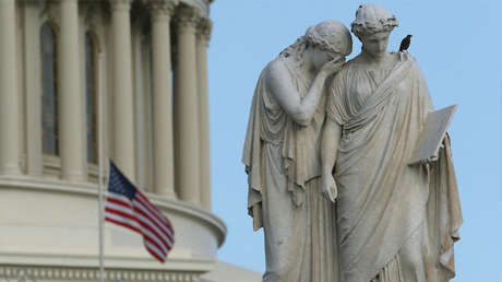 Senadores trabajan en un proyecto de ley que prohíba a Trump levantar las sanciones contra Rusia