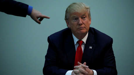 WikiLeaks: El partido de Clinton quiso 'ayudar' en un principio al candidato Trump por 'débil'