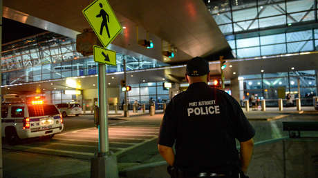 Una chilena intenta suicidarse en el aeropuerto de Nueva York mientras esperaba a ser deportada