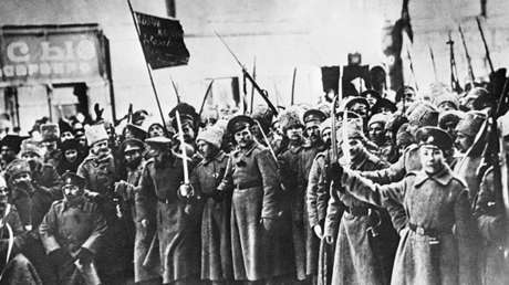 Polémica en España por "la hermosa Revolución rusa" en la que murieron "cinco personas"