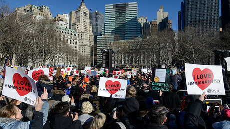 "La 'prohibición musulmana' en EE.UU. fue iniciada por Obama y los medios prefieren callar"