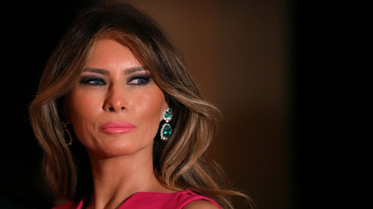 Un bloguero pagará "una suma sustancial" por asegurar que Melania Trump fue prostituta de lujo