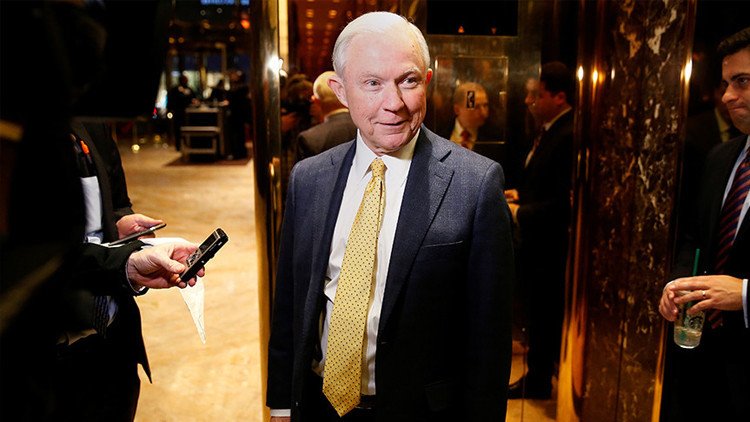 Confirman al senador Jeff Sessions como procurador general de EE.UU.