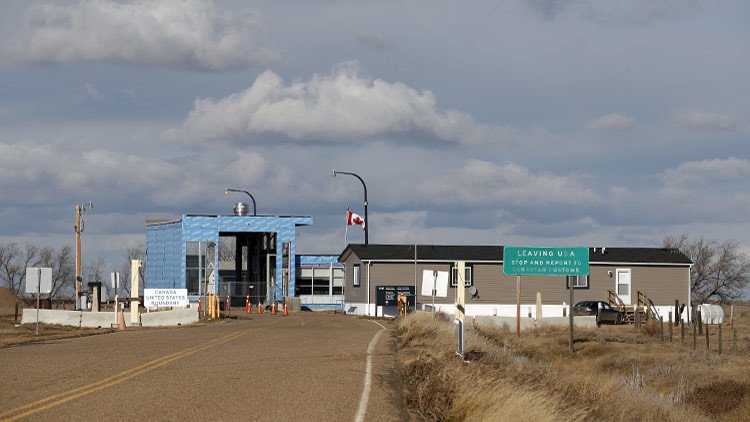 Trump y Trudeau se comprometen a aumentar la coordinación transfronteriza en materia de seguridad