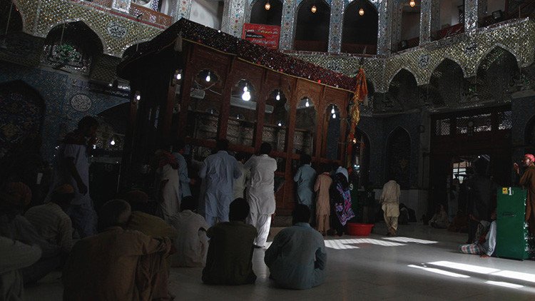 Más de 70 muertos y centenares de heridos tras un atentado del EI en Pakistán