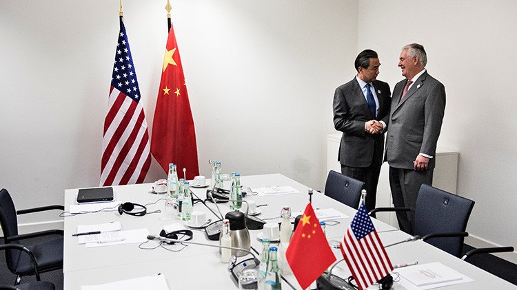 Tillerson insta a China a "usar todas las herramientas" para contener a Corea del Norte