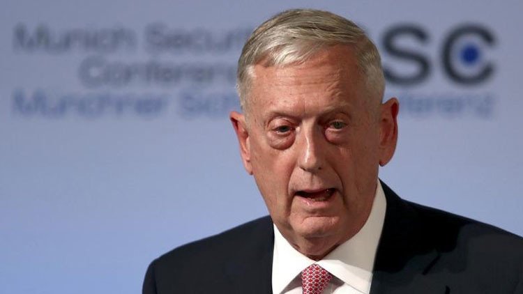 "No estamos aquí por su petróleo": El secretario de Defensa de EE.UU. llega a Irak