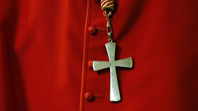 Un pastor cristiano grabó videos abusando durante años de una adolescente mexicana y sigue libre