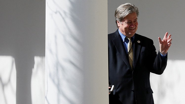 Estratega de Trump: El presidente "está obsesivamente enfocado" en cumplir sus promesas