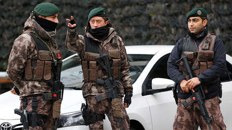 Turquía: El paciente que amenaza con suicidarse en una clínica psiquiátrica no ha tomado rehenes 