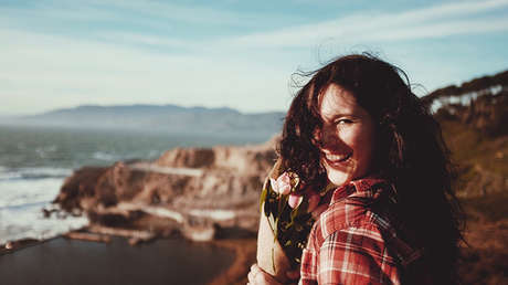 Científicos descubren cinco nuevos rasgos cruciales para ser feliz 