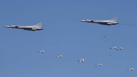 Aviones rusos bombardean los almacenes de municiones del Estado Islámico en Siria