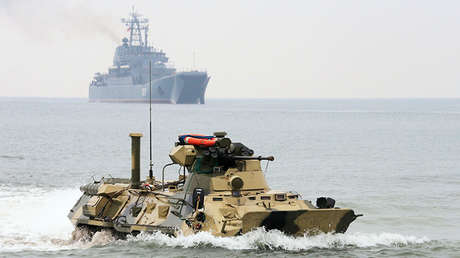 Lanchas de desembarco de la Armada rusa realizan maniobras de asalto anfibio en el Báltico (Video)